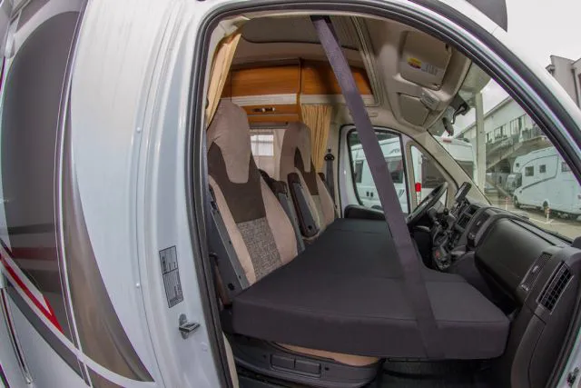 Klappbett Frontside für Wohnmobile