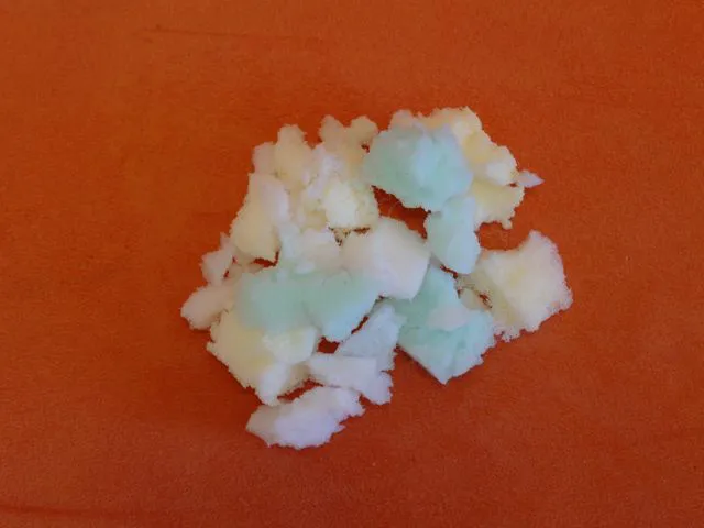 Schaumstoff- Flocken