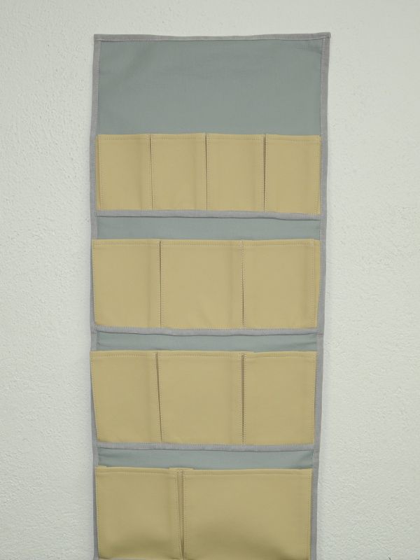 Utensilientasche mit 12 Taschen