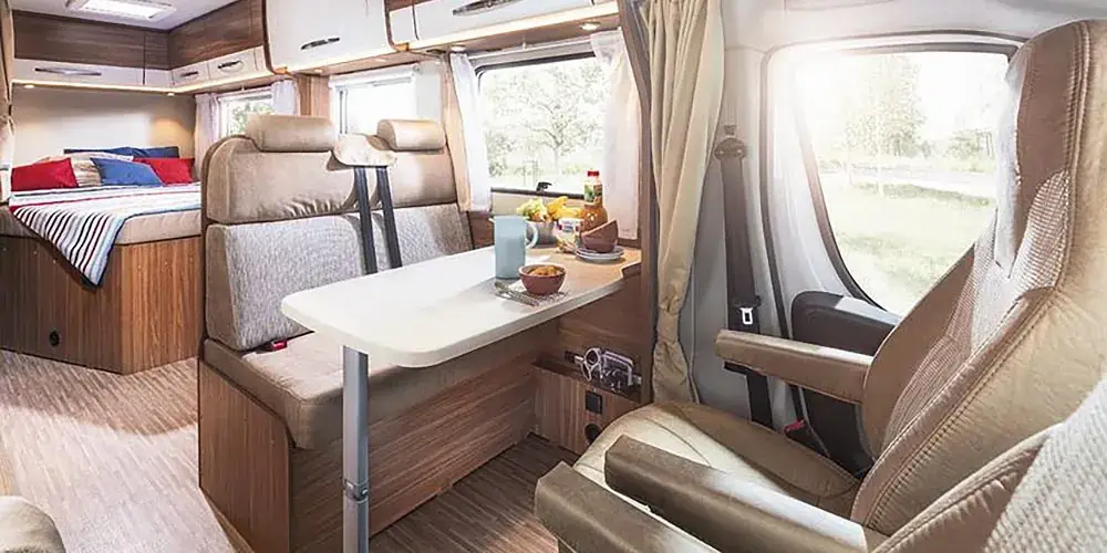 Bild zeigt den Innenraum eines Wohnmobils
